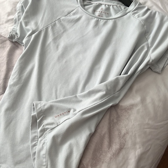 “Danskin-Women’s workout shirt size small” - Picture 6 of 7